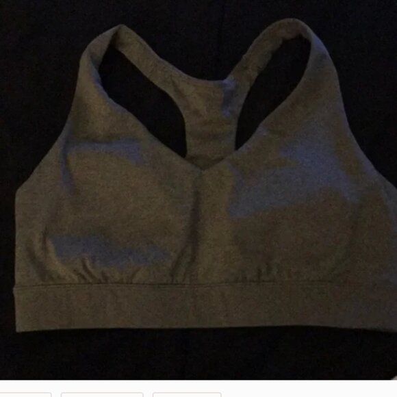Medium Sports Bra Bundle - 4 Items - Picture 2 of 4